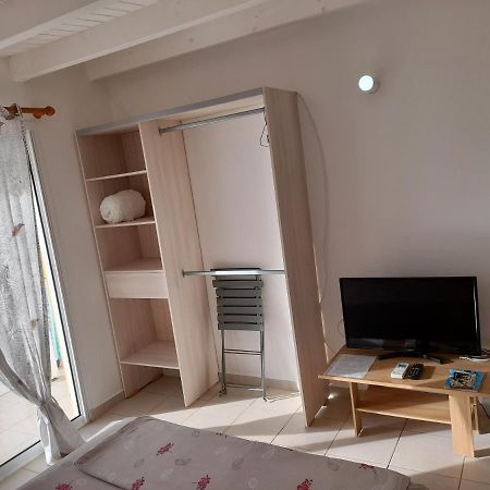 Le Studio De Jeannine Apartman Capesterre-Belle-Eau Kültér fotó