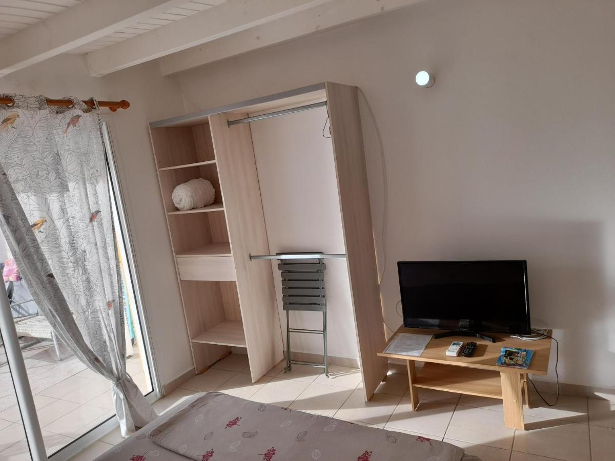 Le Studio De Jeannine Apartman Capesterre-Belle-Eau Kültér fotó