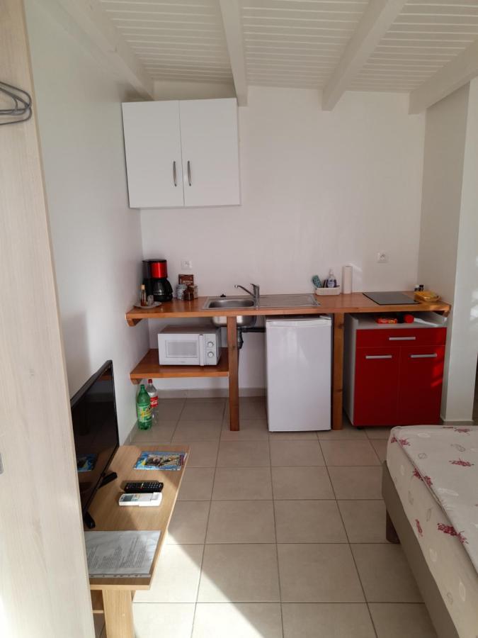 Le Studio De Jeannine Apartman Capesterre-Belle-Eau Kültér fotó