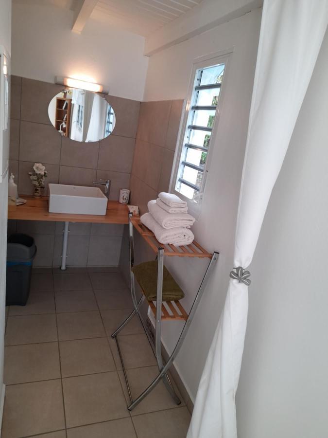 Le Studio De Jeannine Apartman Capesterre-Belle-Eau Kültér fotó