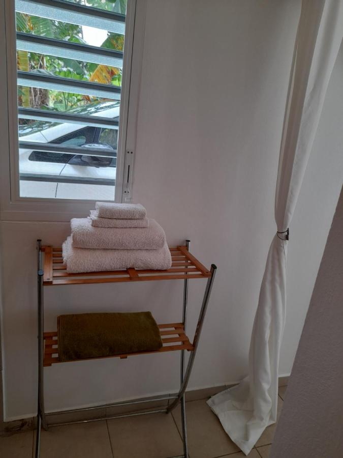Le Studio De Jeannine Apartman Capesterre-Belle-Eau Kültér fotó